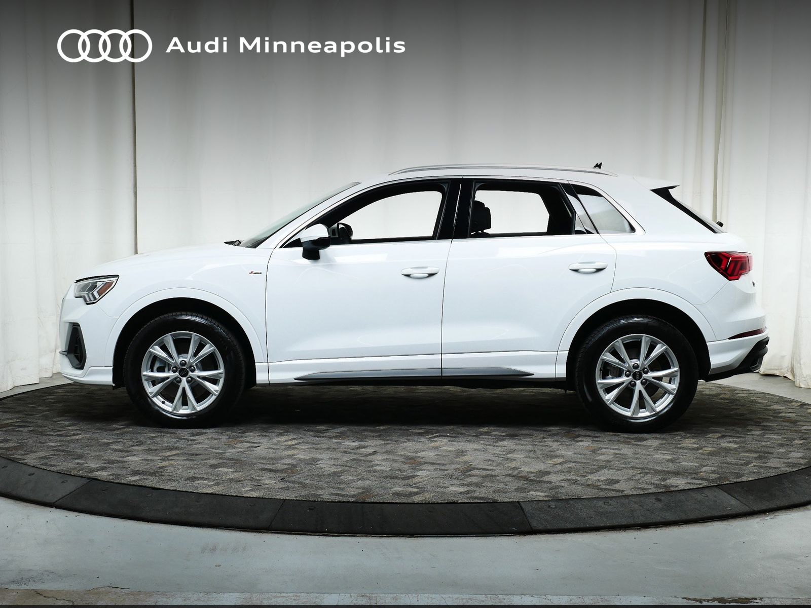 Thumbnail: 2025 Audi Q3 - 3