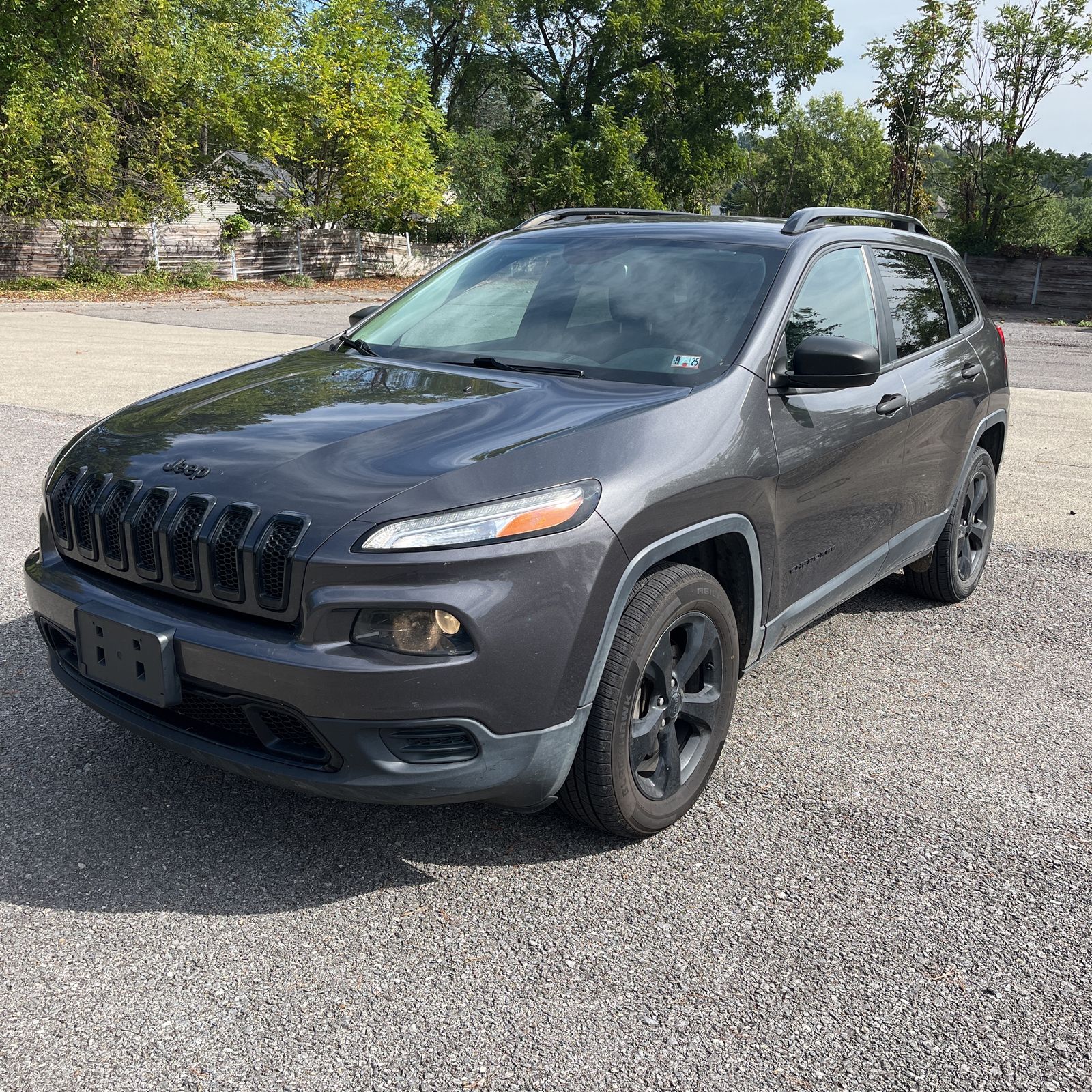 Thumbnail: 2016 Jeep Cherokee - 1