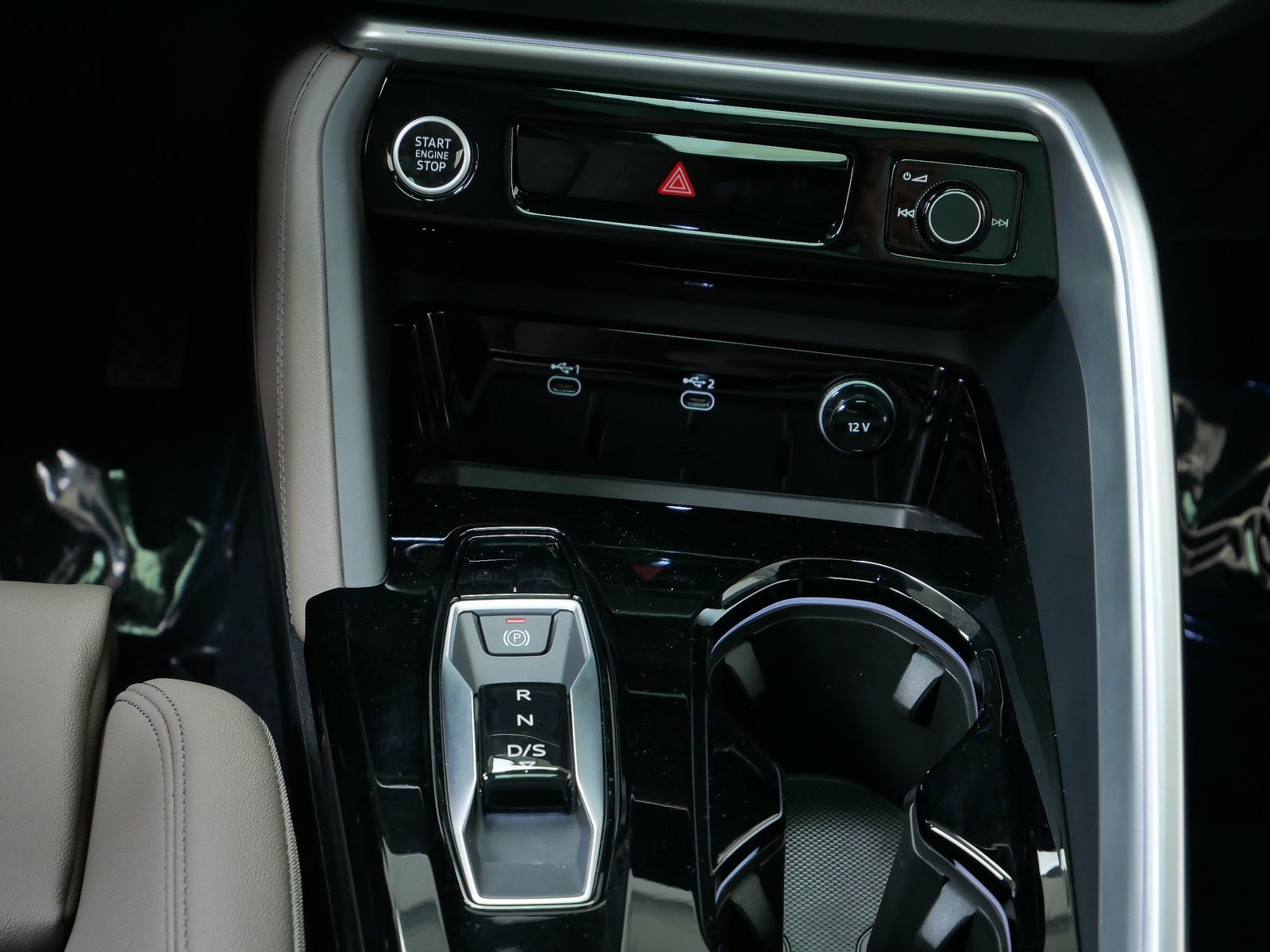 Thumbnail: 2025 Audi Q5 - 15