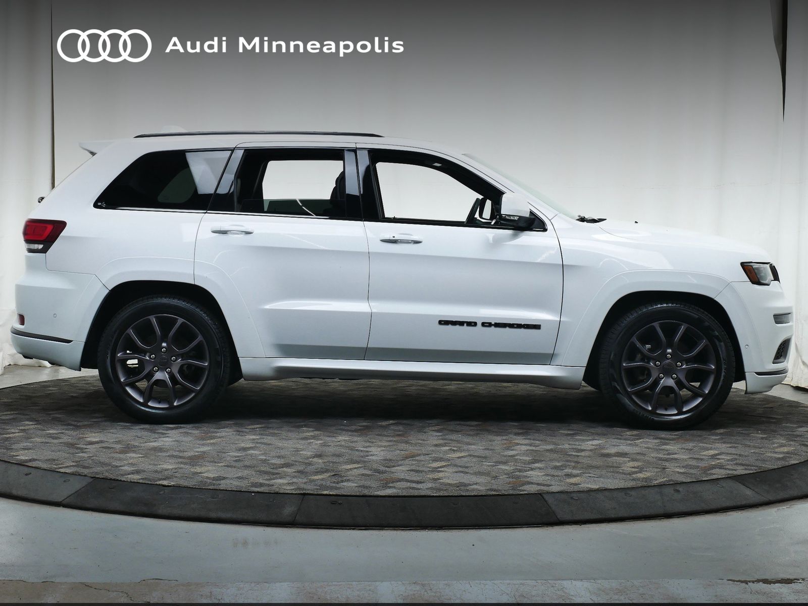 Thumbnail: 2020 Jeep Grand Cherokee - 9