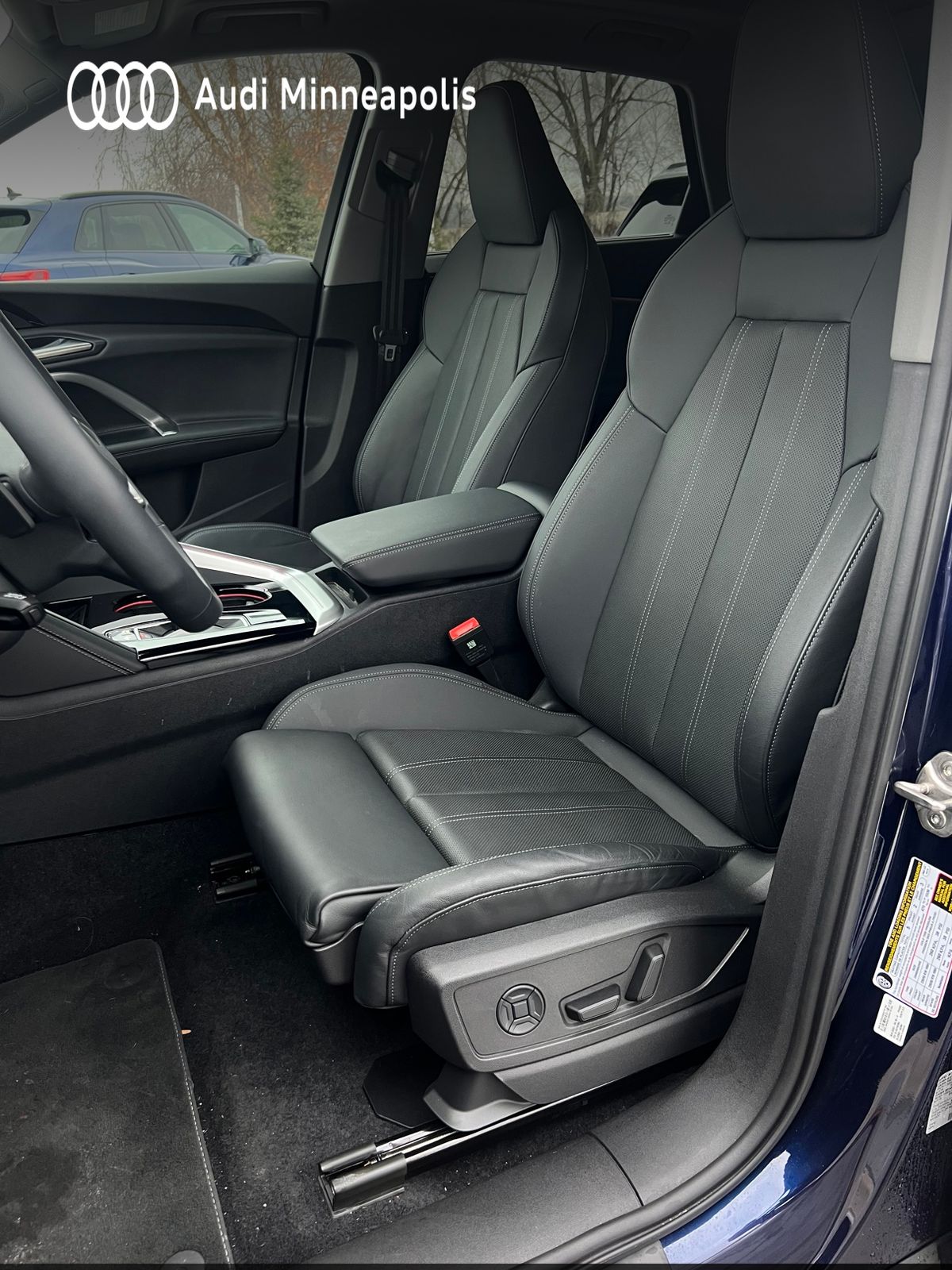 Thumbnail: 2025 Audi Q5 - 15