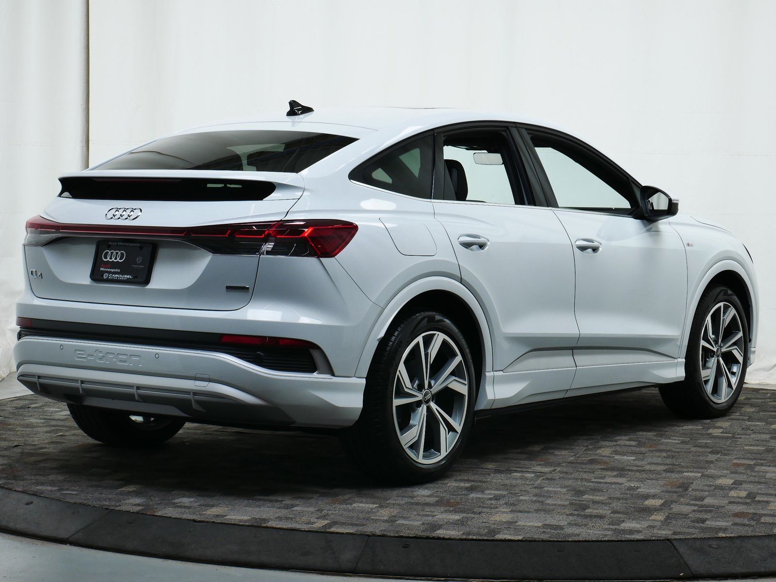 Thumbnail: 2025 Audi Q4 e-tron - 6