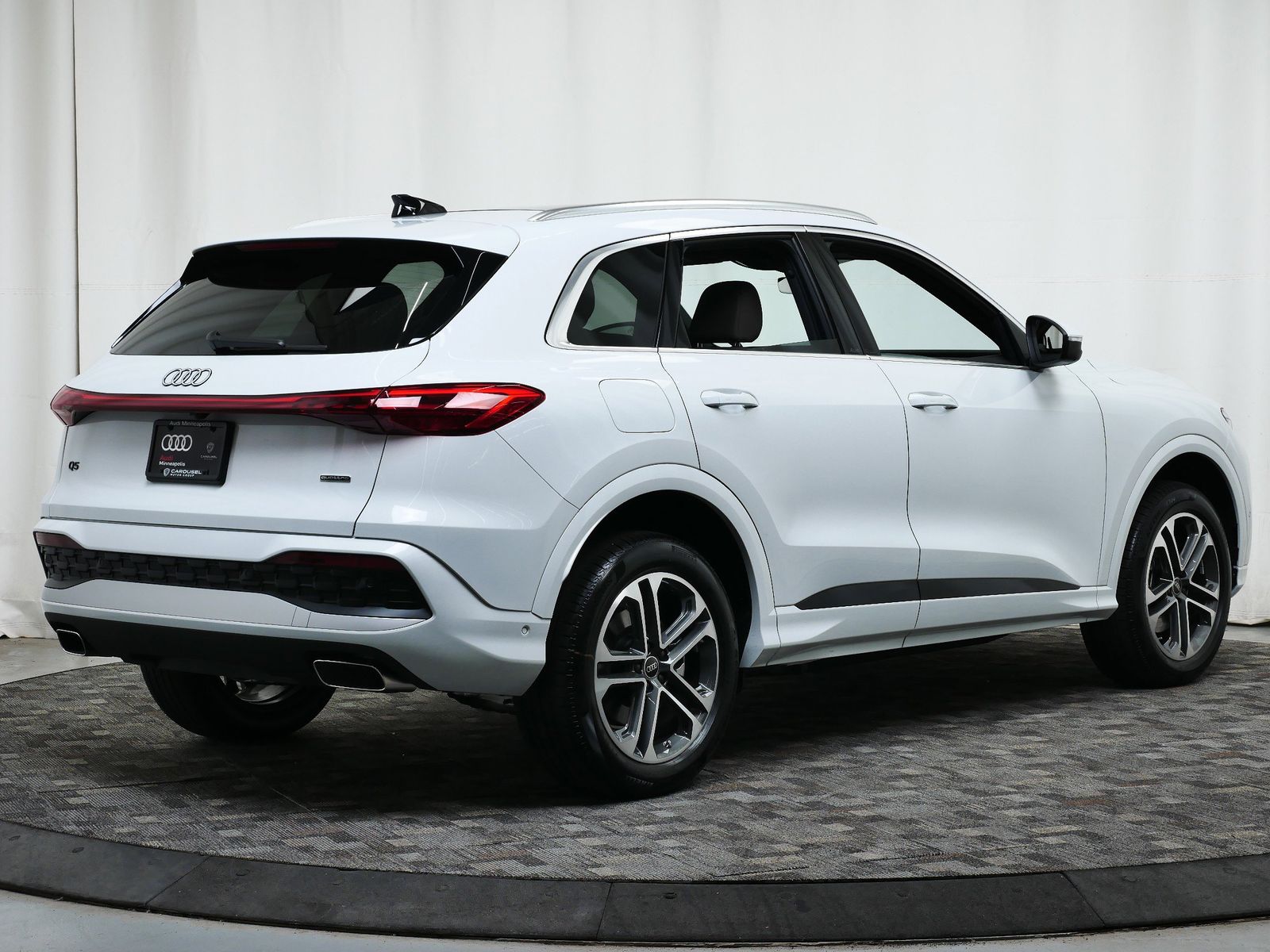 Thumbnail: 2025 Audi Q5 - 6