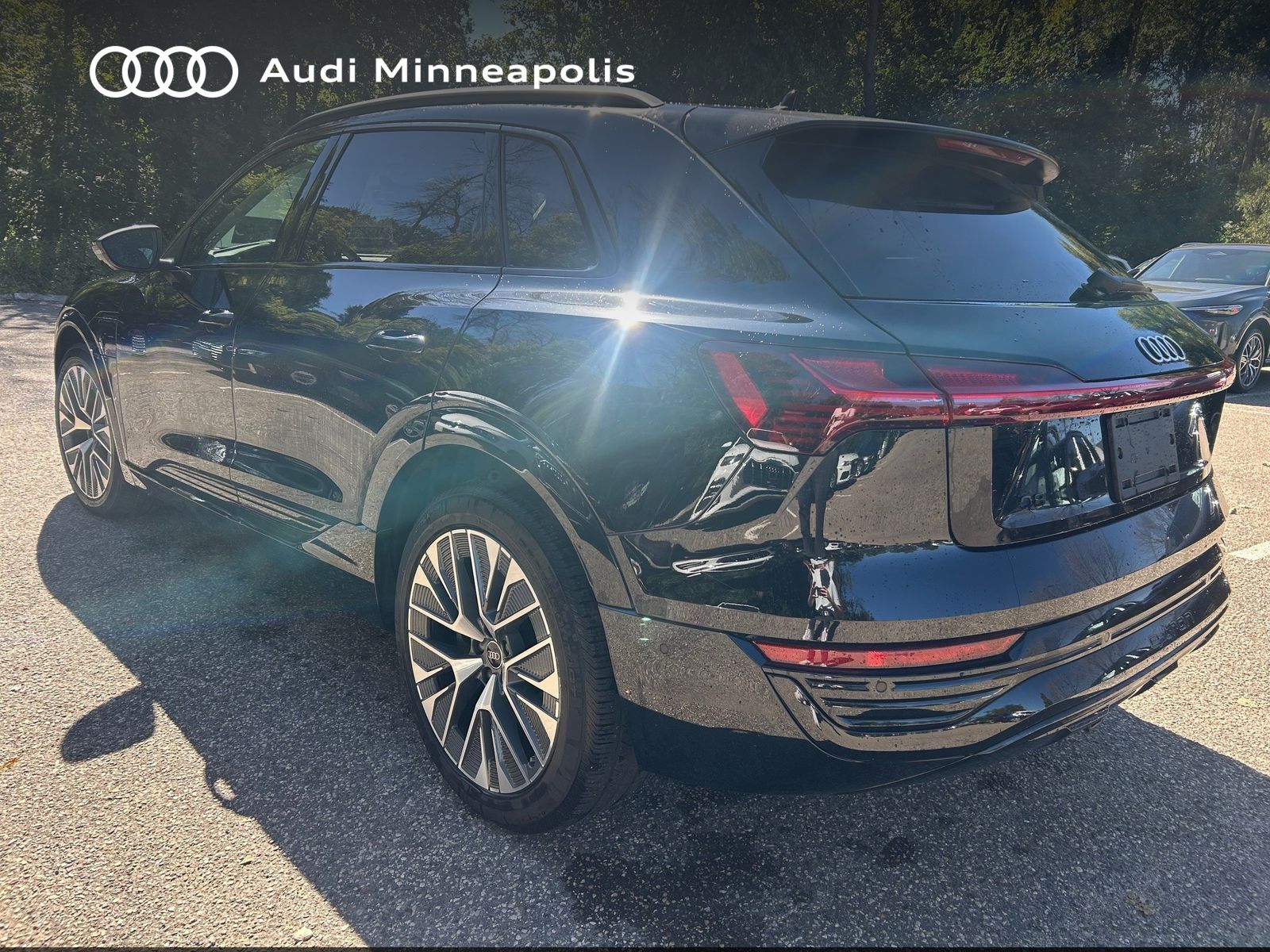Thumbnail: 2024 Audi Q8 e-tron - 11