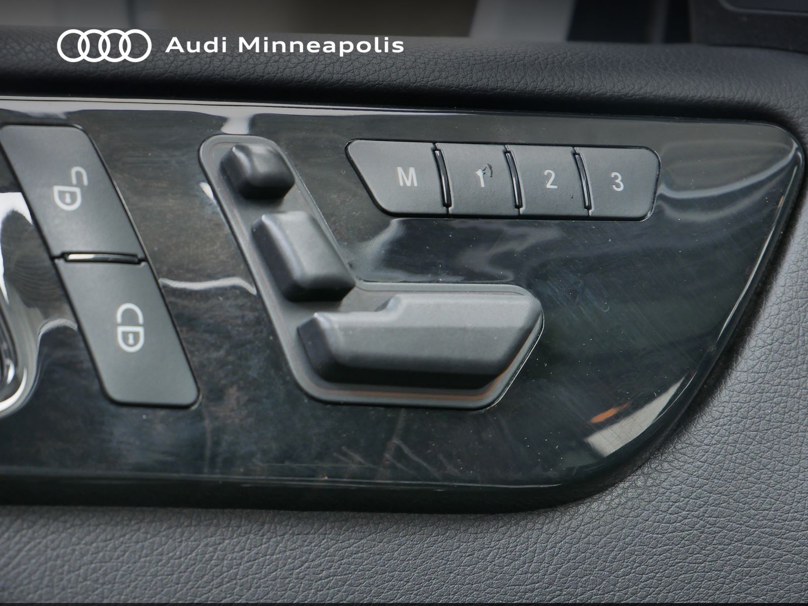 Thumbnail: 2015 Mercedes-Benz M-Class - 12