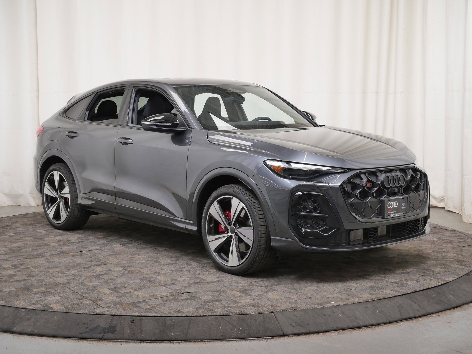 Thumbnail: 2026 Audi SQ5 - 8