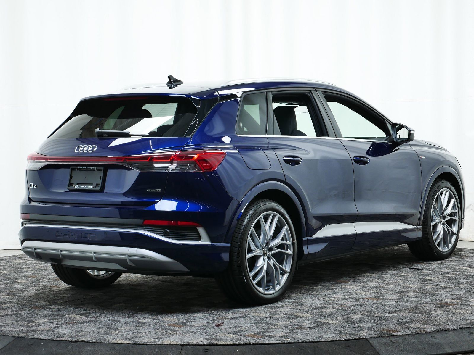 Thumbnail: 2025 Audi Q4 e-tron - 6