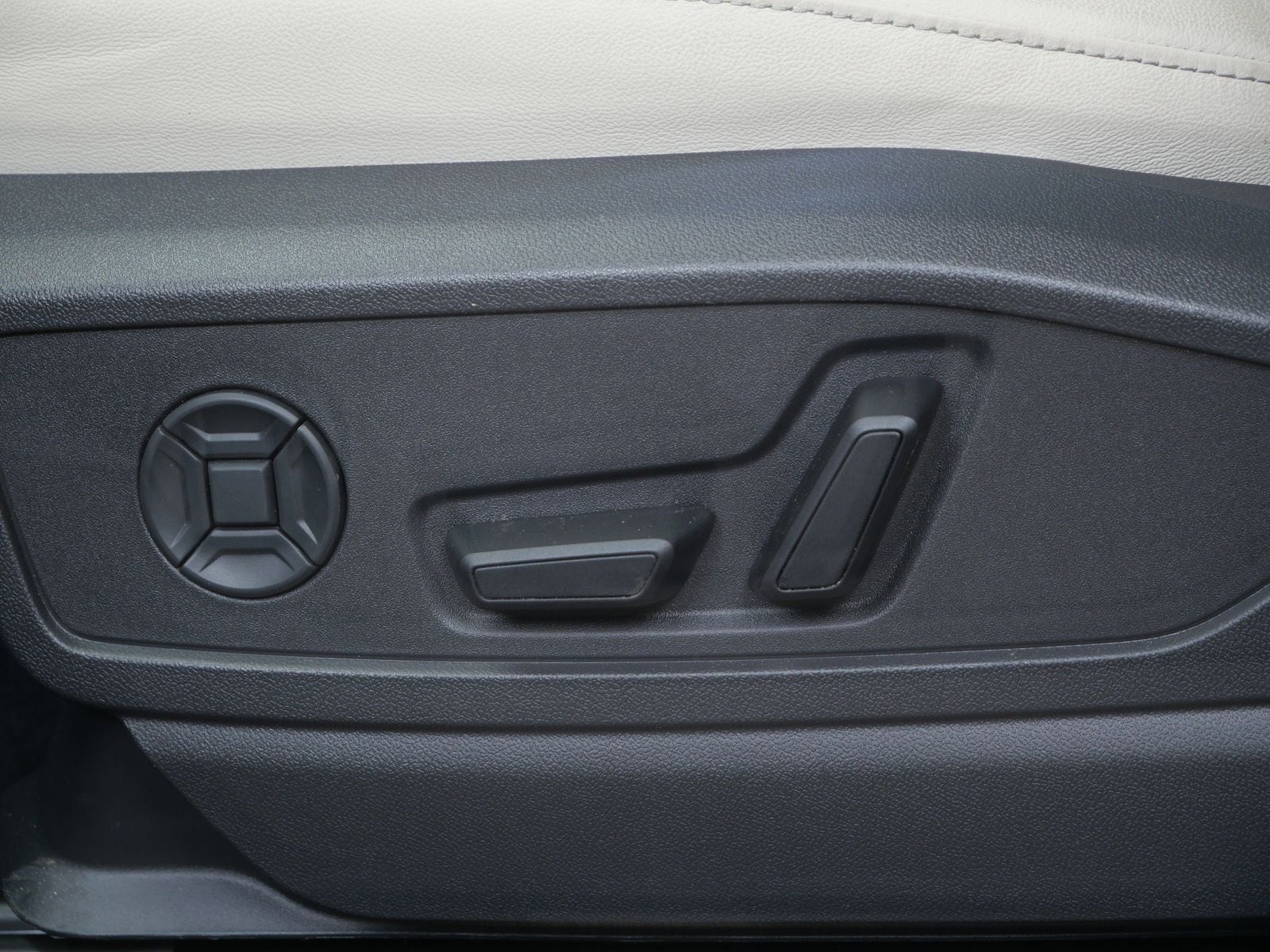 Thumbnail: 2025 Audi Q5 - 11