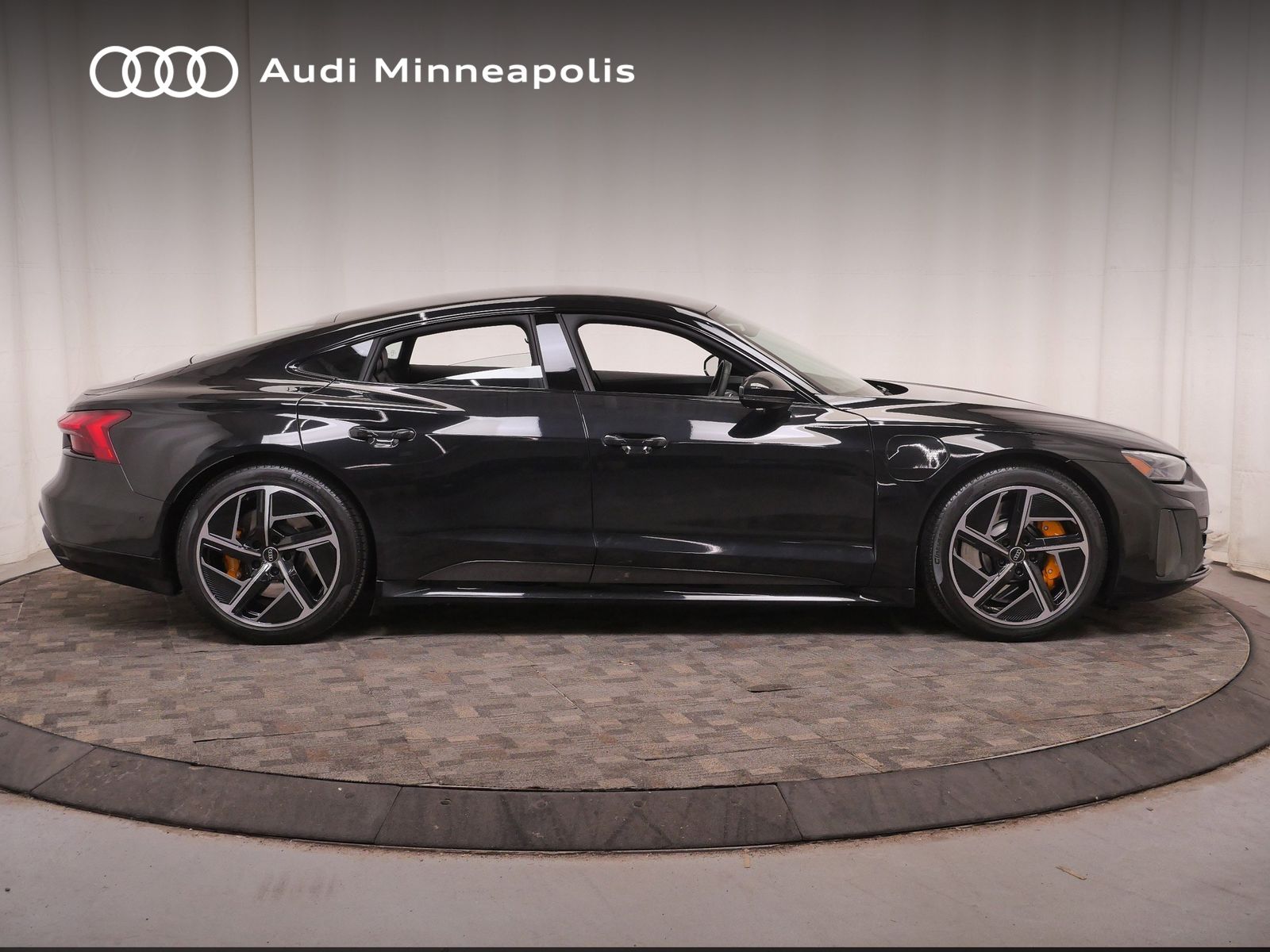 Thumbnail: 2023 Audi RS e-tron GT - 10