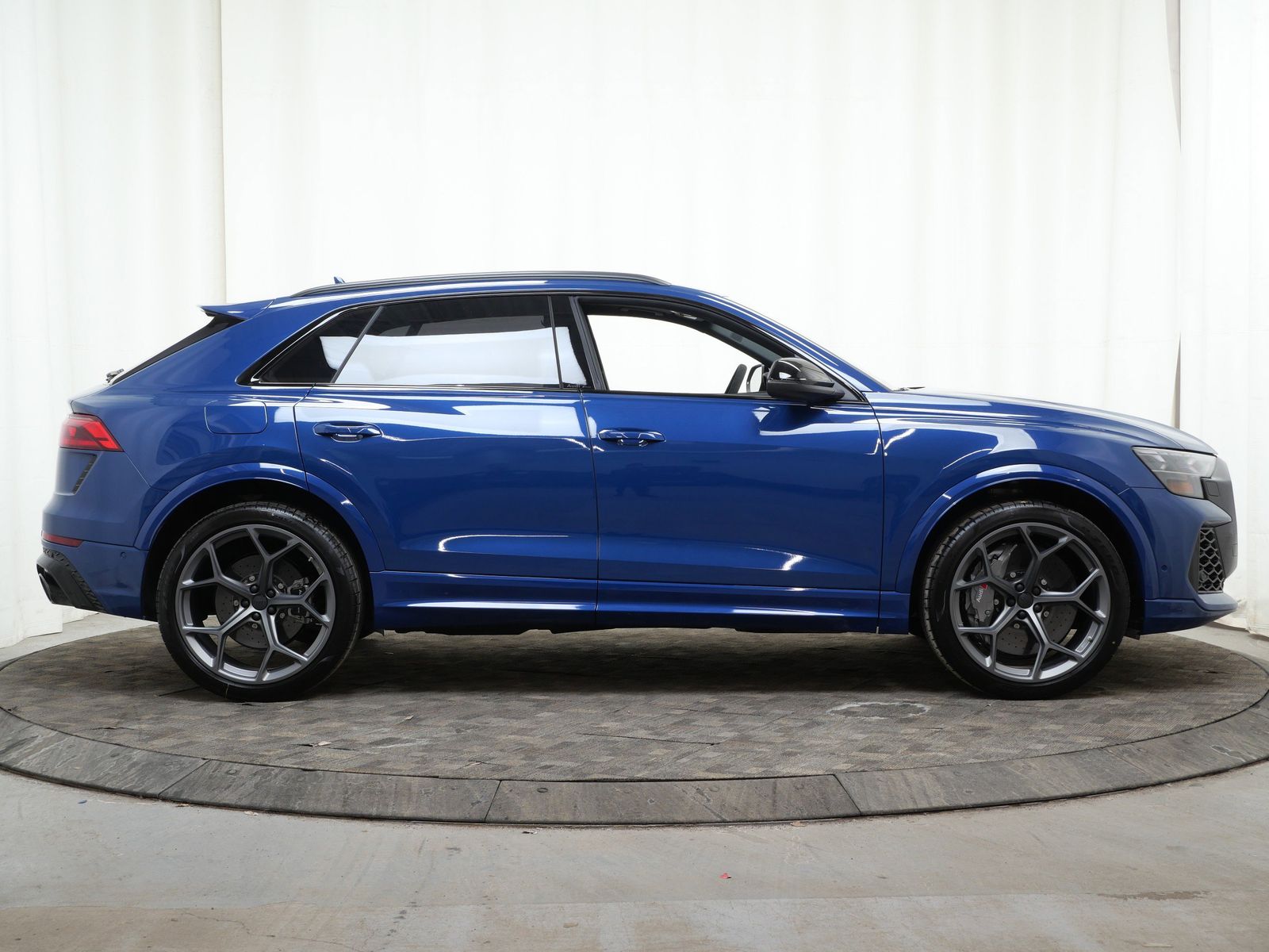 Thumbnail: 2026 Audi RS Q8 - 7
