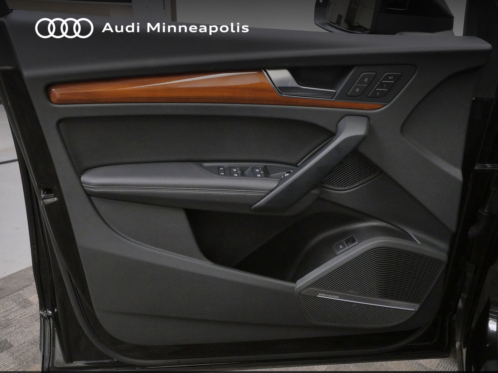 Thumbnail: 2023 Audi Q5 - 13