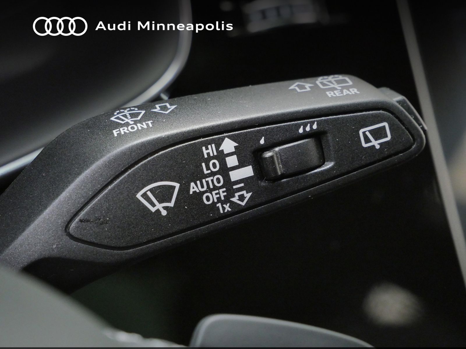 Thumbnail: 2023 Audi Q8 - 24