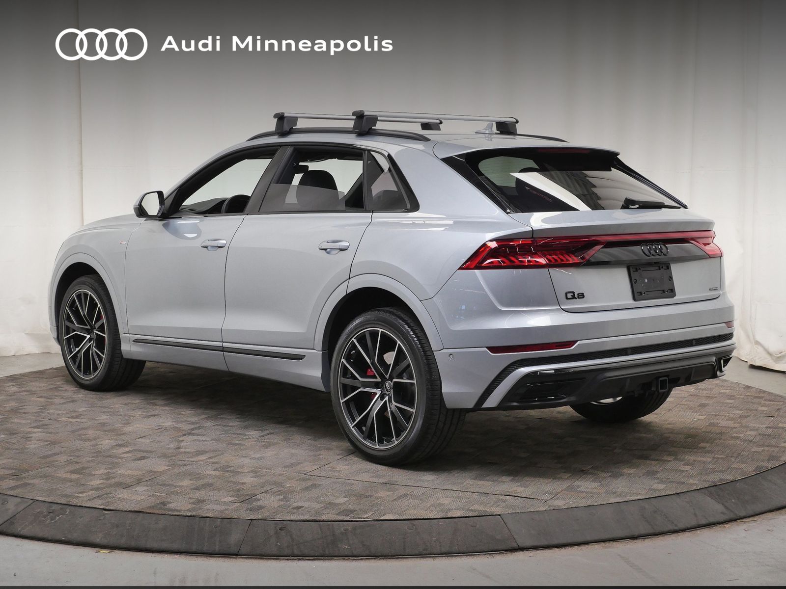 Thumbnail: 2023 Audi Q8 - 4