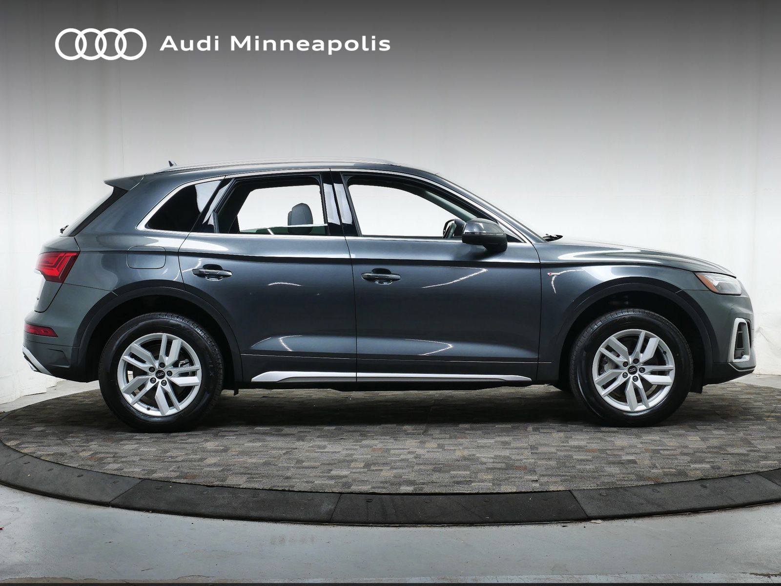 Thumbnail: 2022 Audi Q5 - 10