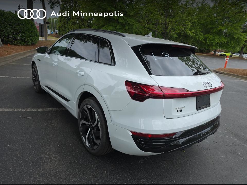 Thumbnail: 2024 Audi Q8 e-tron - 11