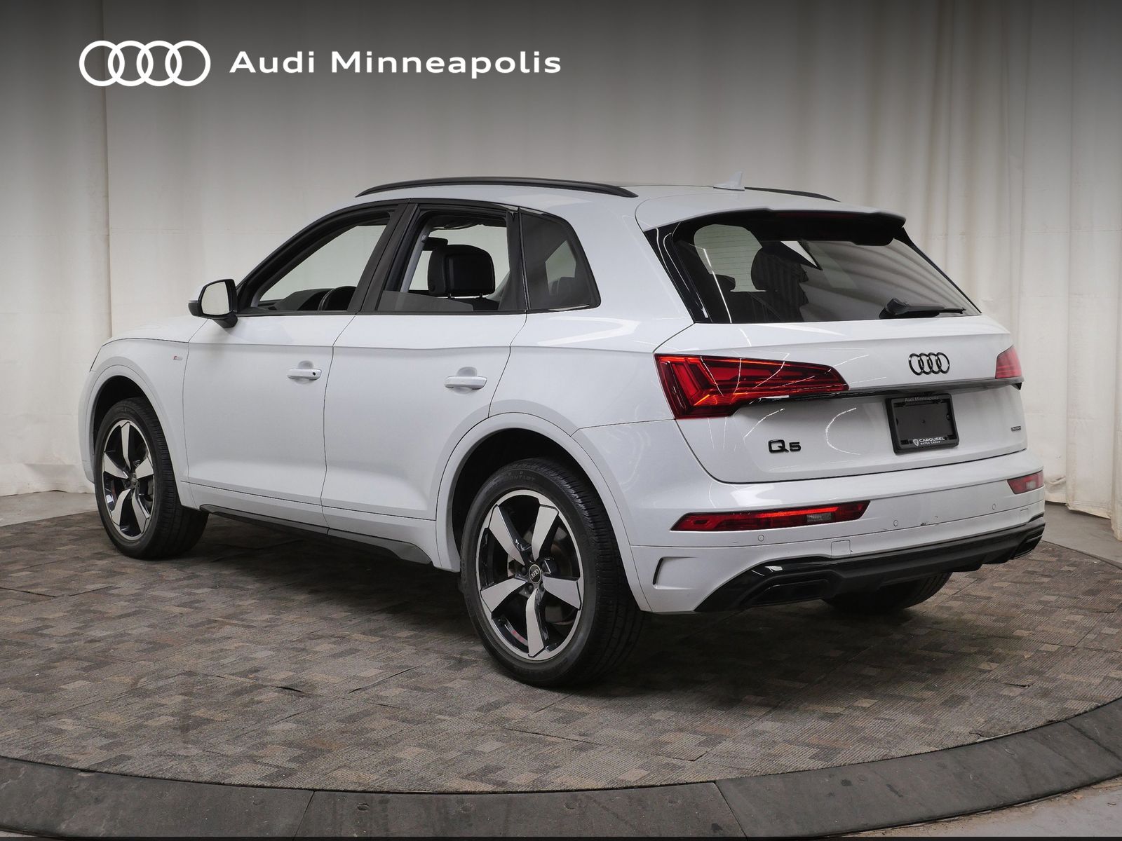 Thumbnail: 2023 Audi Q5 - 4