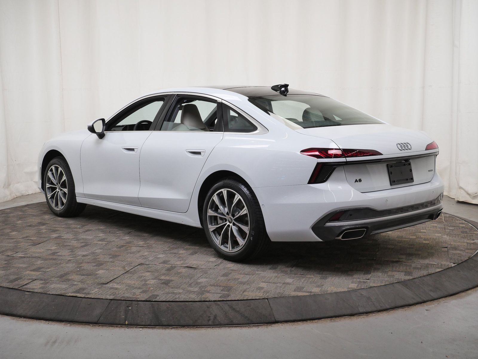 Thumbnail: 2026 Audi A6 - 4