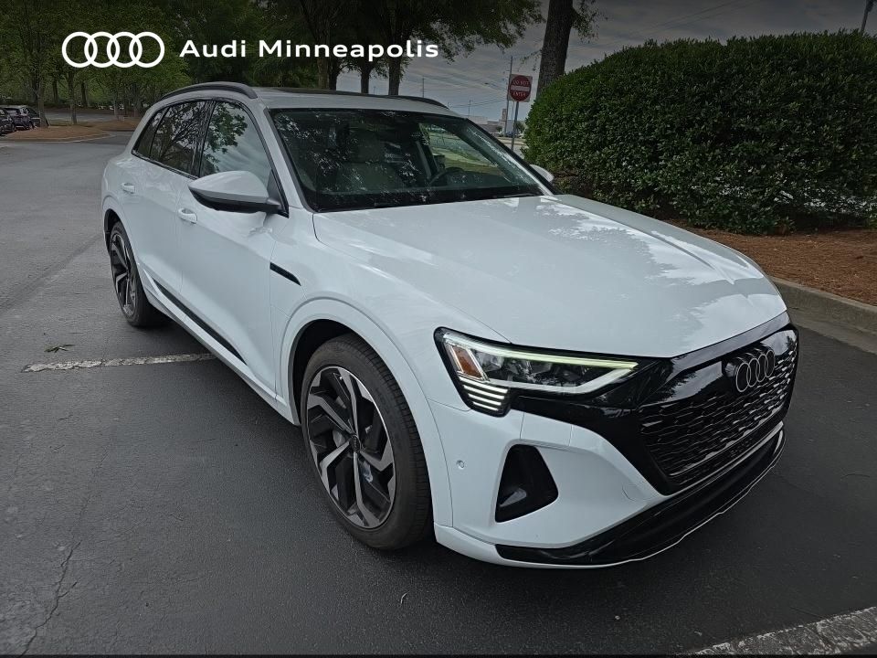 Thumbnail: 2024 Audi Q8 e-tron - 3