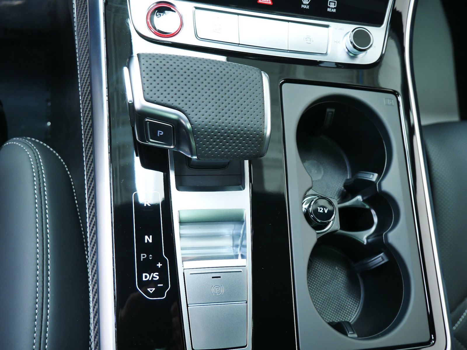 Thumbnail: 2026 Audi SQ7 - 13