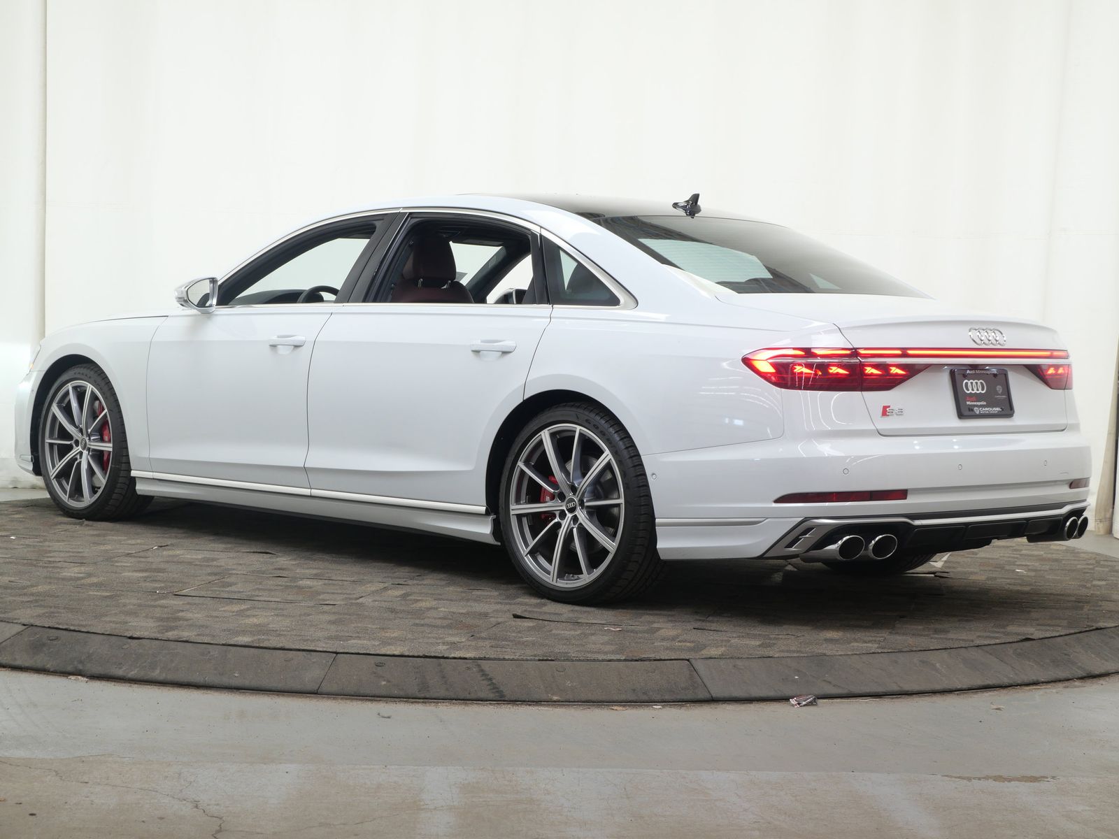 Thumbnail: 2025 Audi S8 - 4