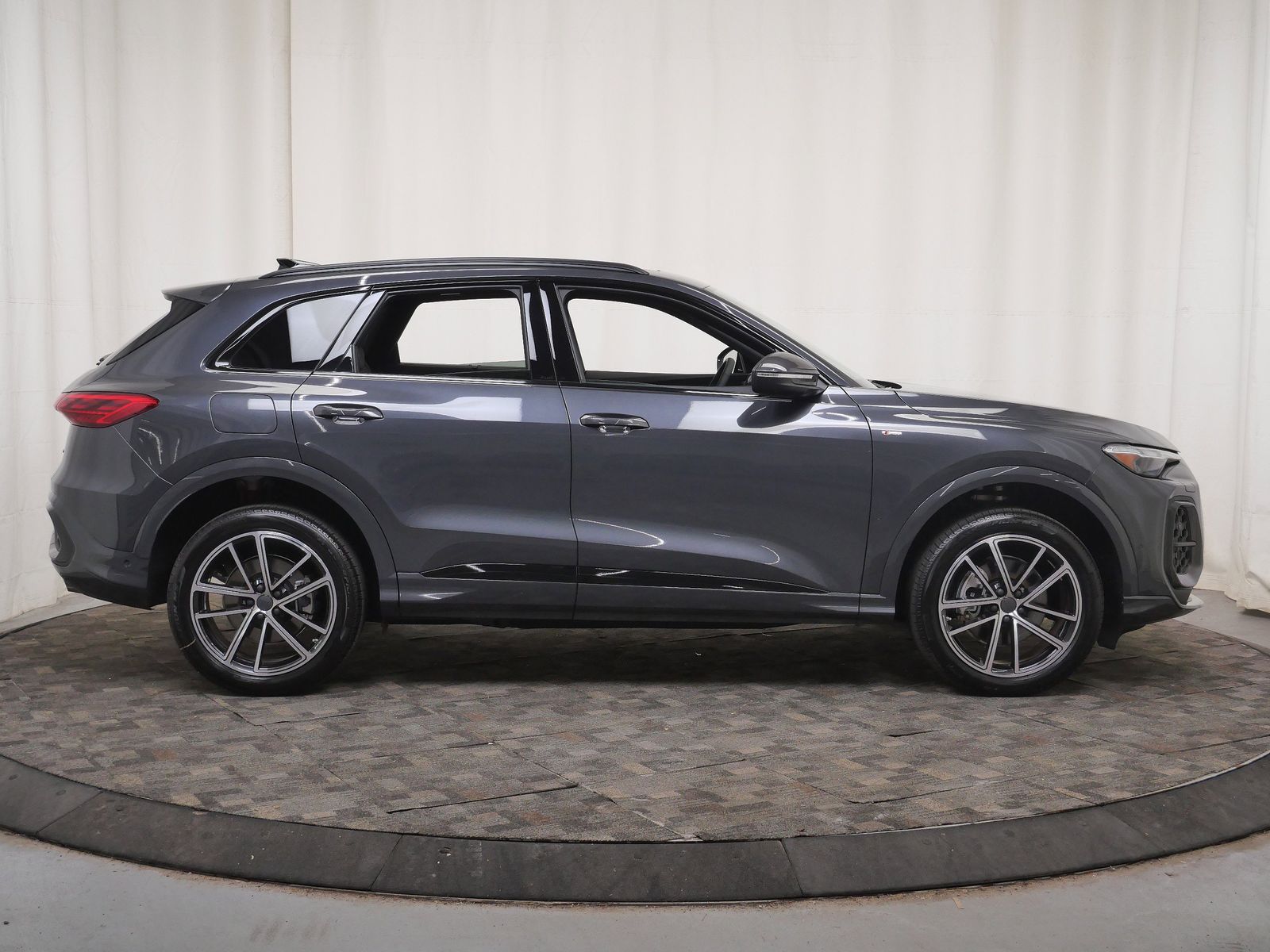 Thumbnail: 2026 Audi Q5 - 7
