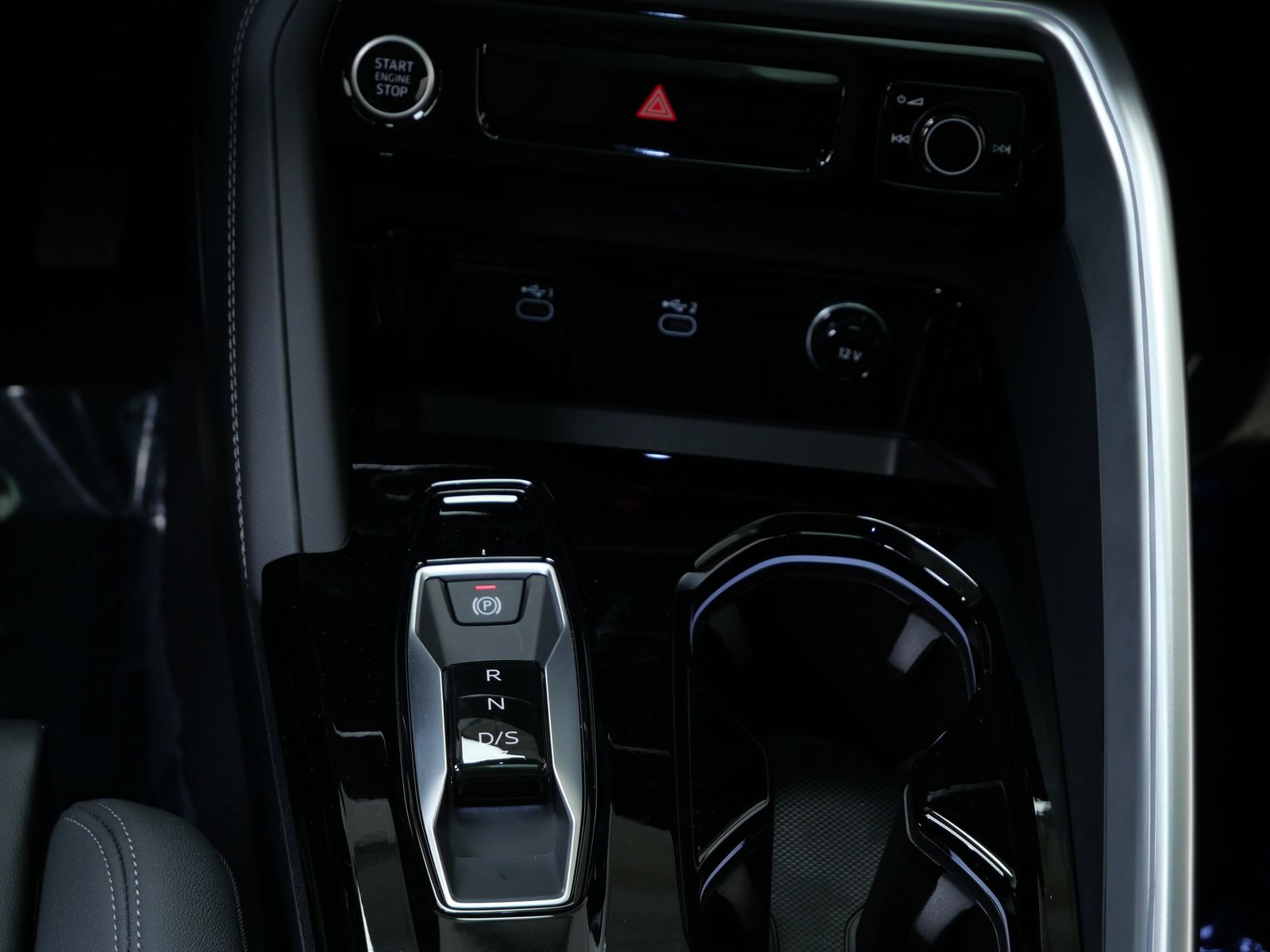 Thumbnail: 2025 Audi Q5 - 15