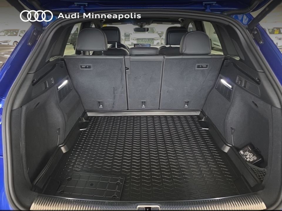 Thumbnail: 2023 Audi SQ5 - 14