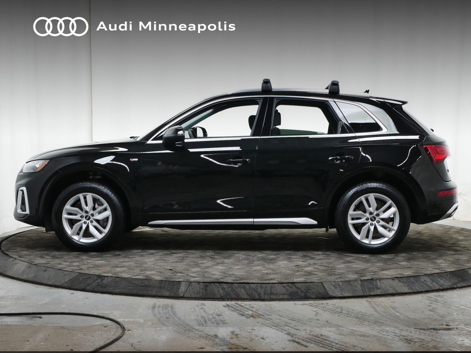 Thumbnail: 2023 Audi Q5 - 3