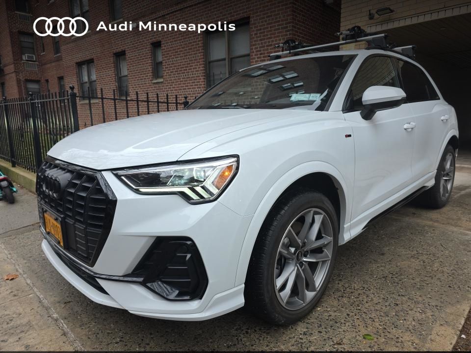 Thumbnail: 2023 Audi Q3 - 1