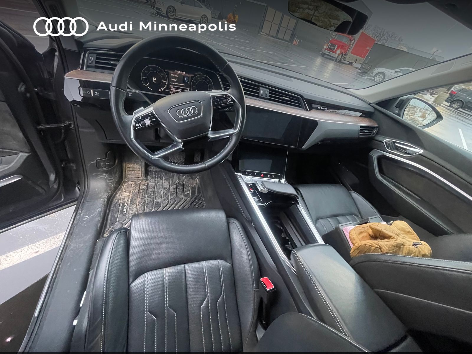 Thumbnail: 2019 Audi e-tron - 16