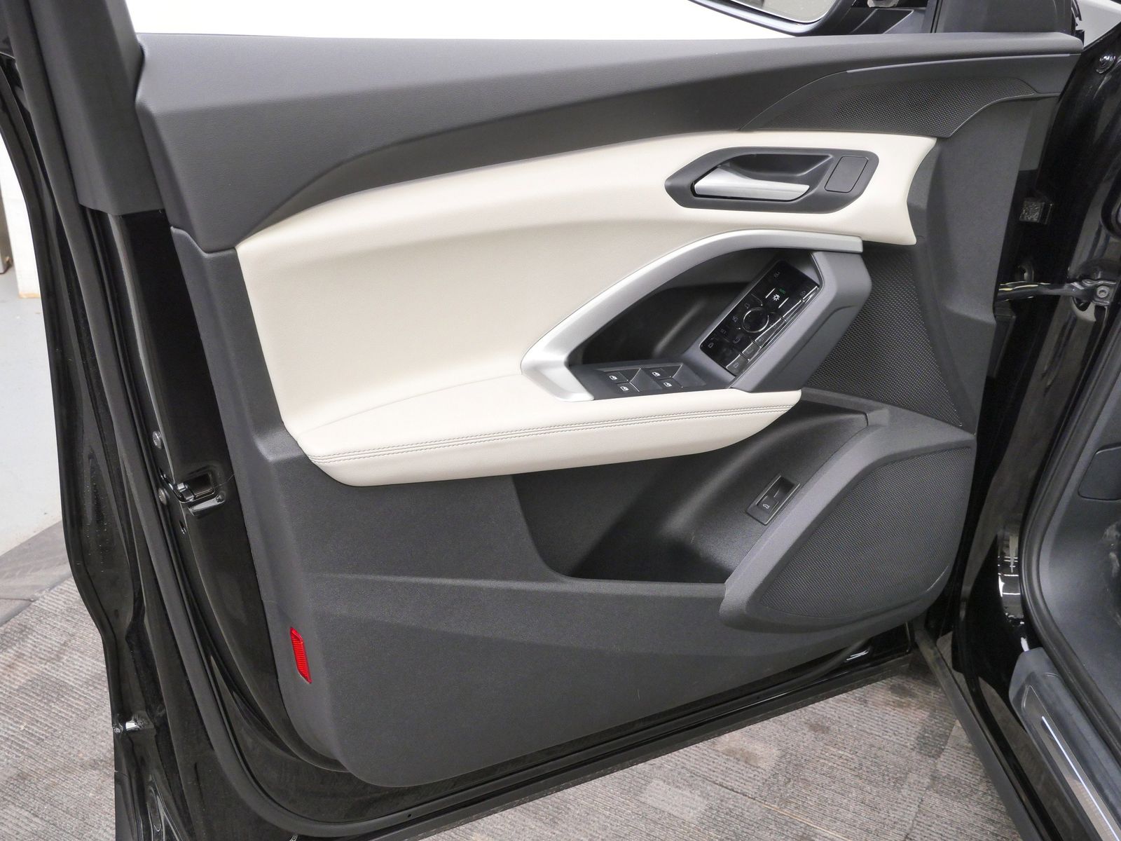 Thumbnail: 2026 Audi Q5 - 10