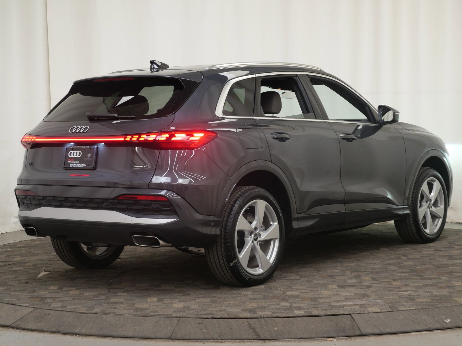 Thumbnail: 2025 Audi Q5 - 6