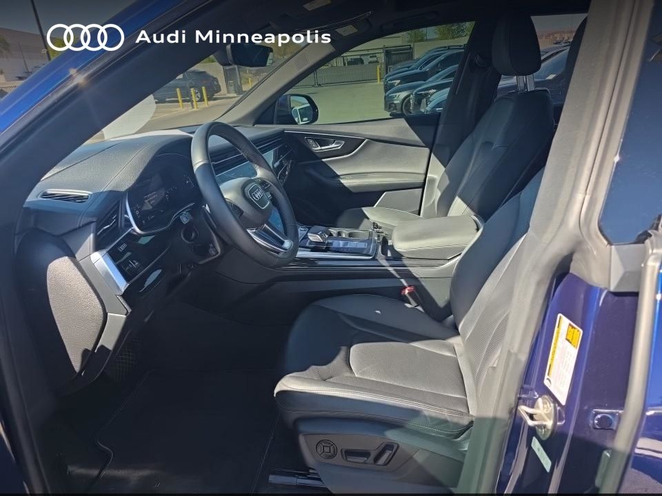 Thumbnail: 2023 Audi Q8 - 2