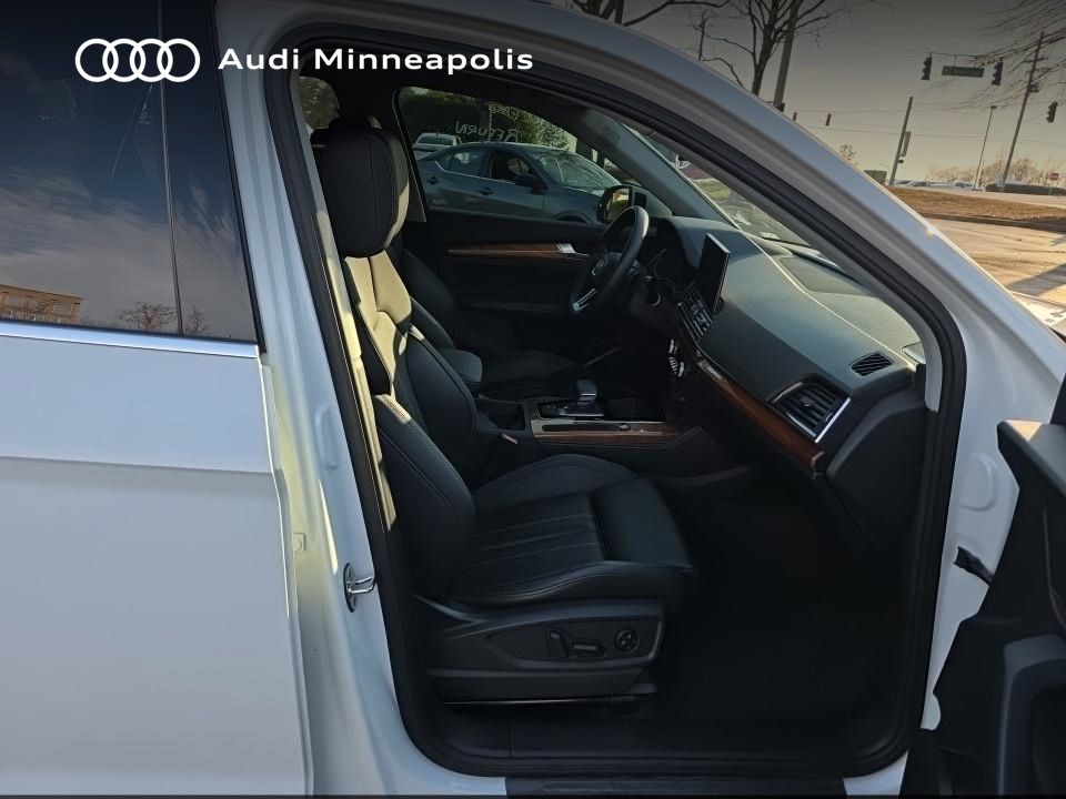 Thumbnail: 2023 Audi Q5 - 16