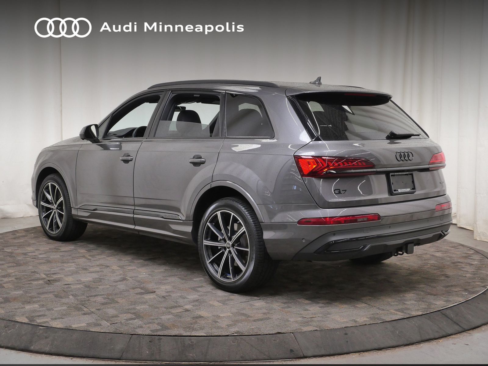 Thumbnail: 2023 Audi Q7 - 4