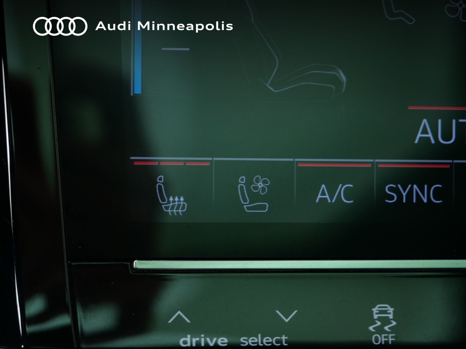 Thumbnail: 2024 Audi Q8 e-tron - 33