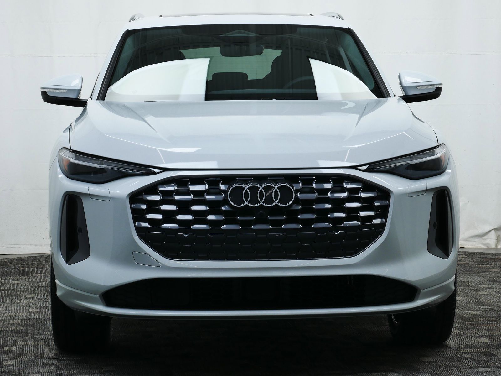 Thumbnail: 2025 Audi Q5 - 9