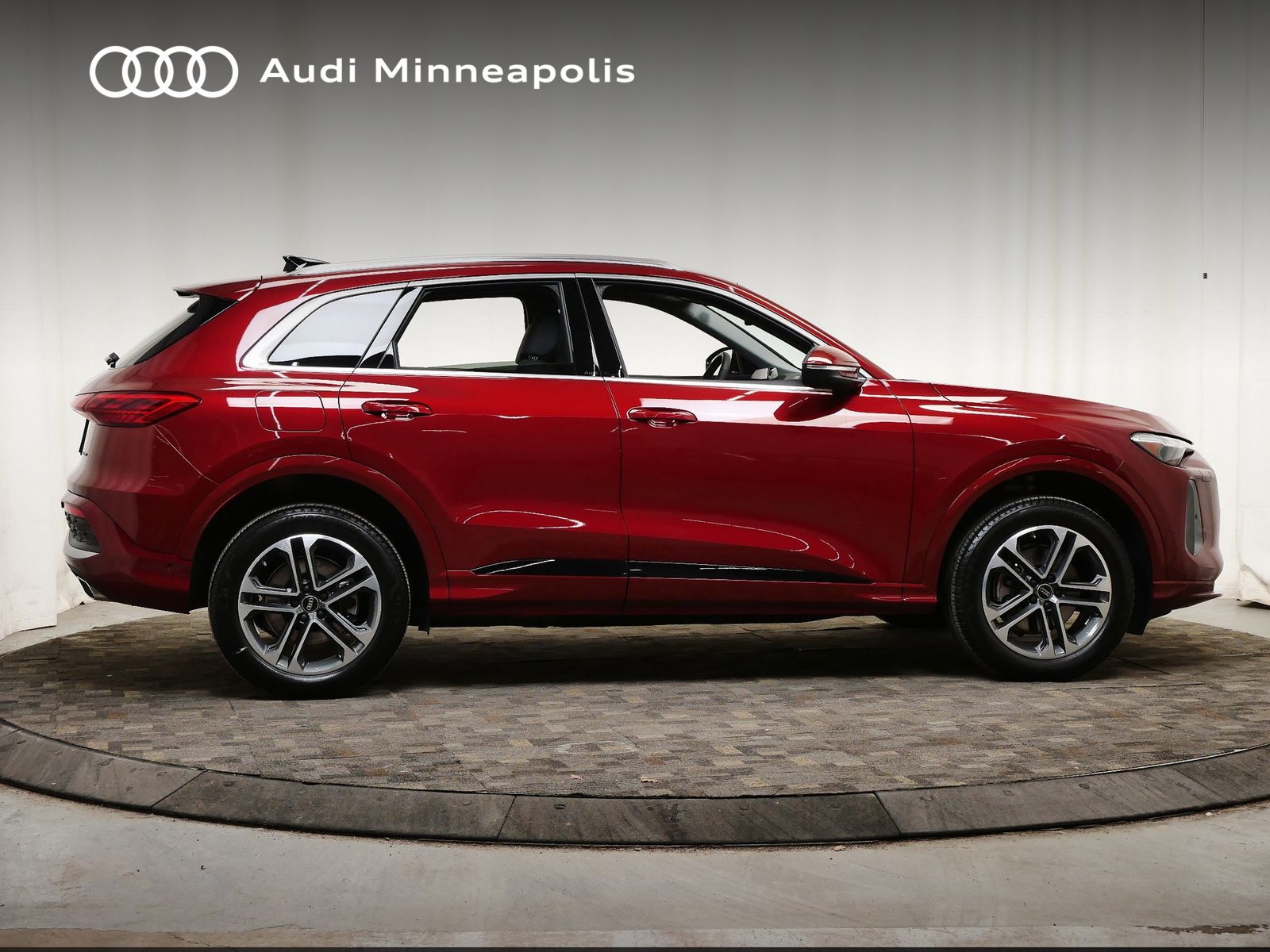 Thumbnail: 2025 Audi Q5 - 9