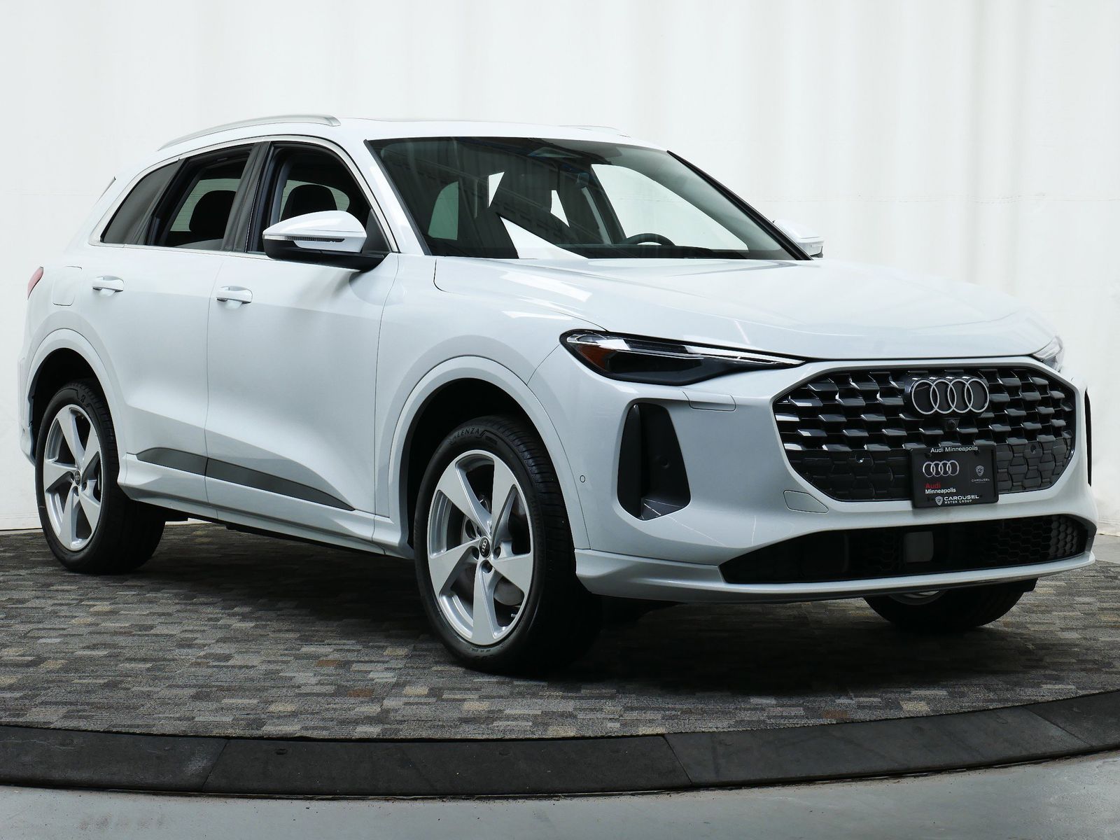 Thumbnail: 2025 Audi Q5 - 8