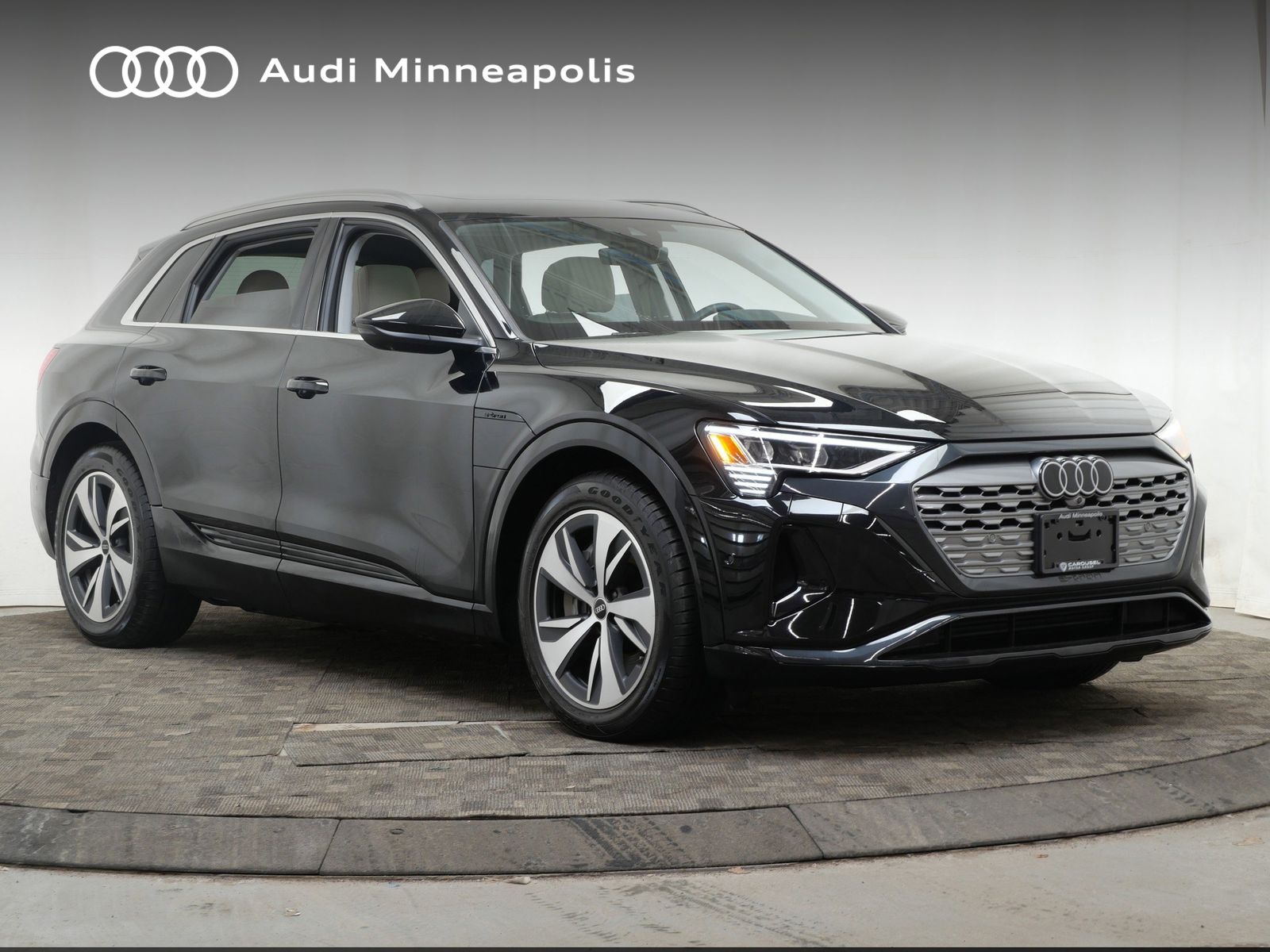 Thumbnail: 2024 Audi Q8 e-tron - 10