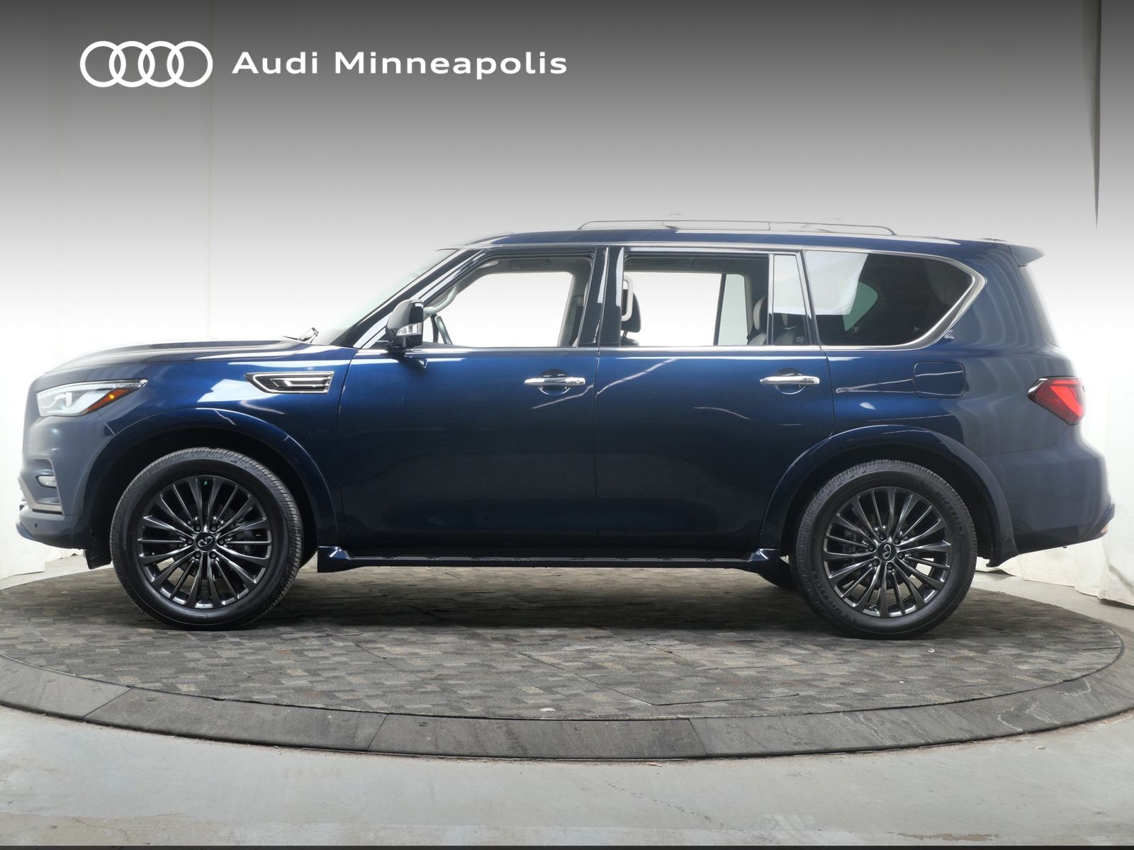 Thumbnail: 2022 INFINITI QX80 - 3