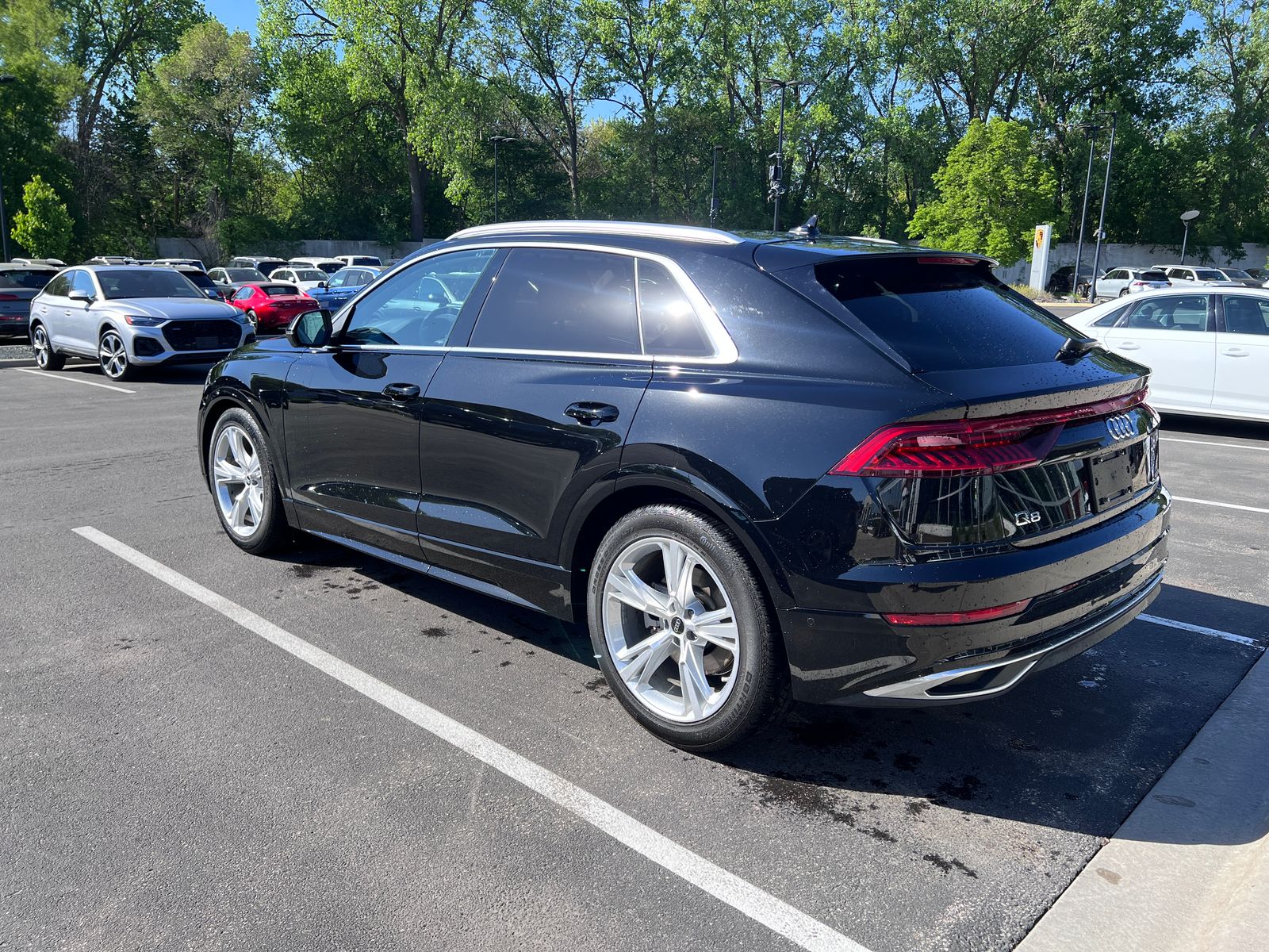 Thumbnail: 2023 Audi Q8 - 6