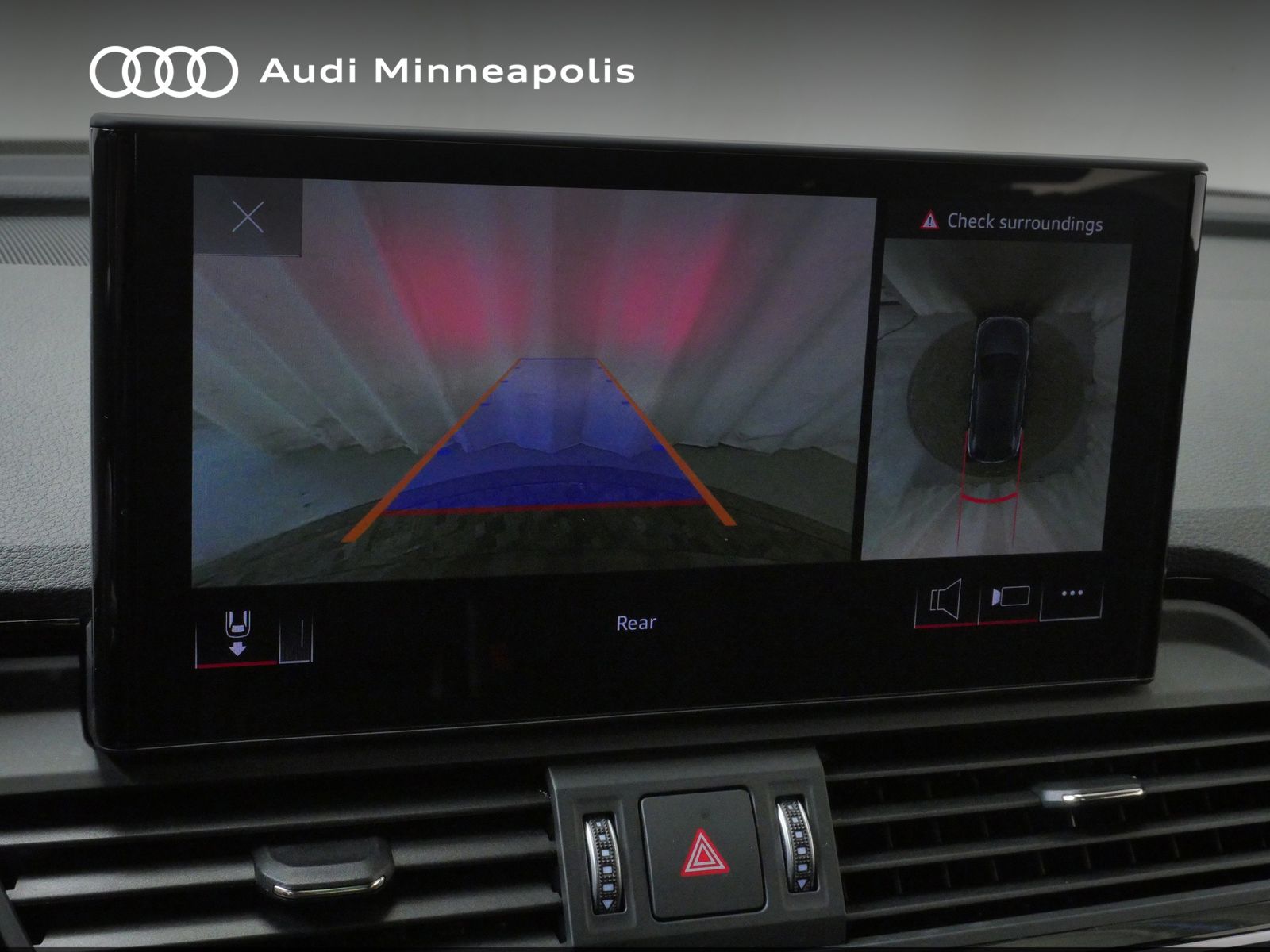 Thumbnail: 2023 Audi SQ5 - 33