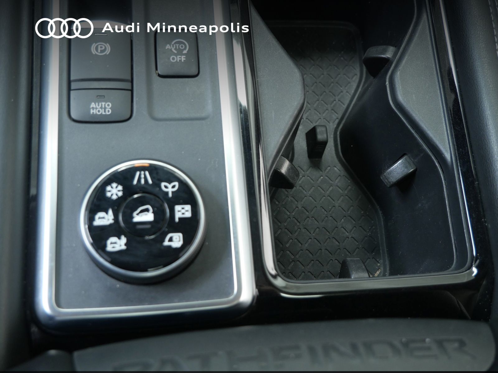 Thumbnail: 2023 Nissan Pathfinder - 19