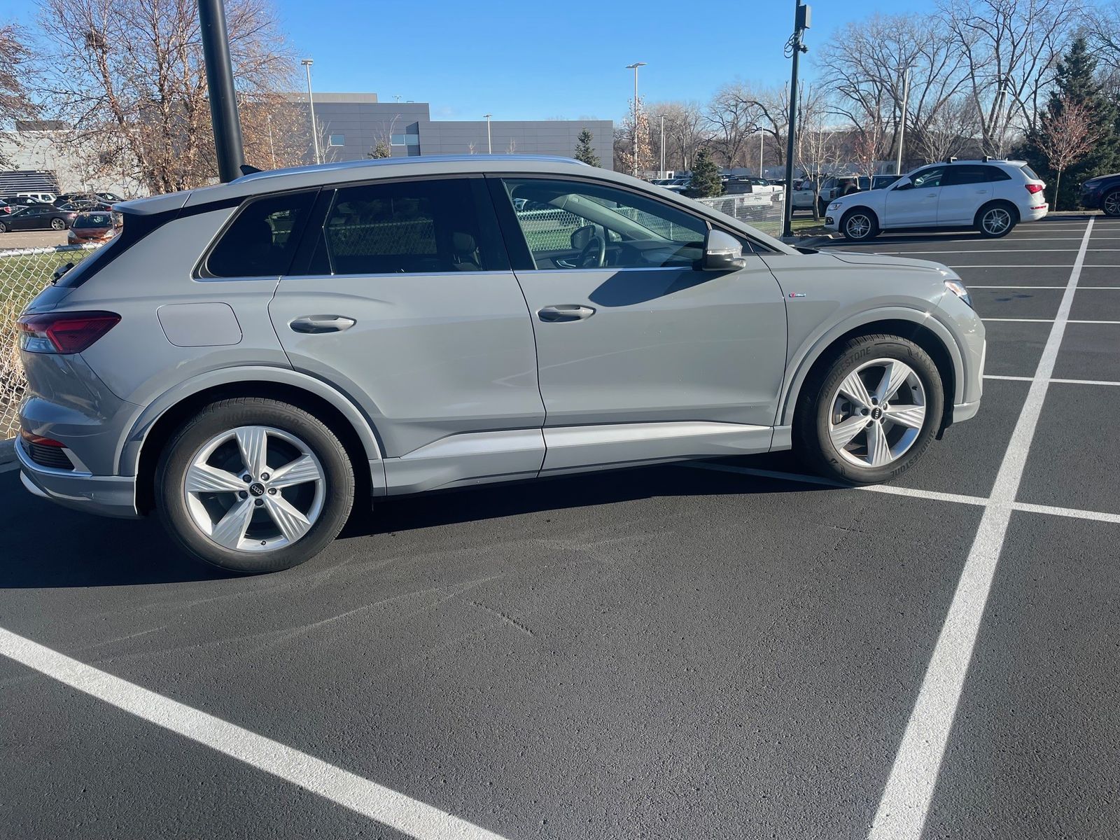 Thumbnail: 2024 Audi Q4 e-tron - 9