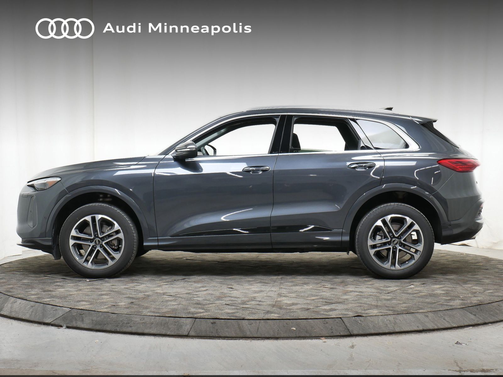 Thumbnail: 2025 Audi Q5 - 3