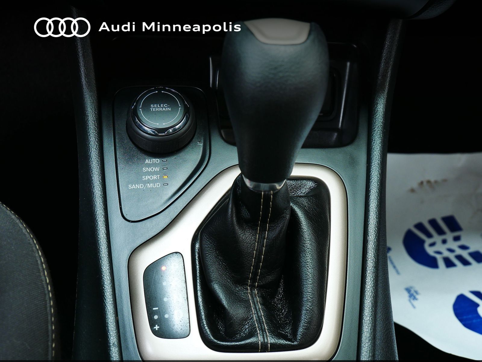 Thumbnail: 2016 Jeep Cherokee - 25