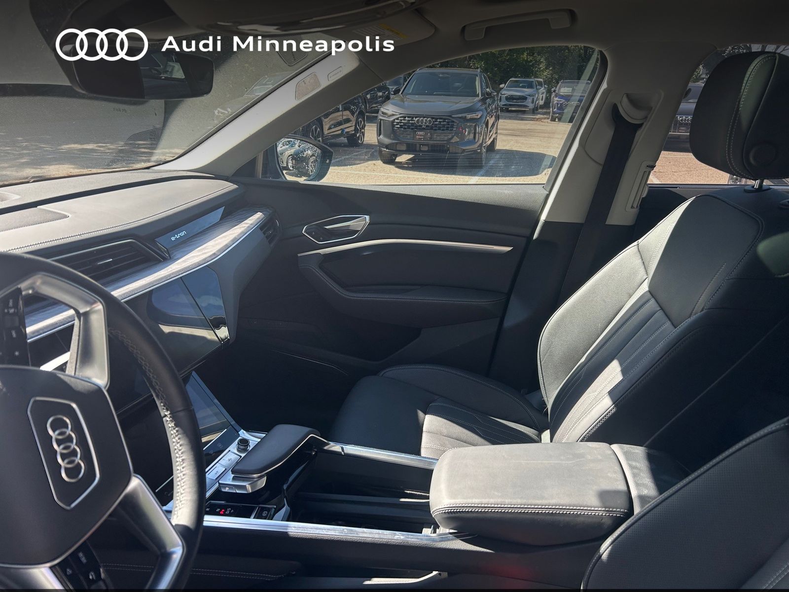 Thumbnail: 2024 Audi Q8 e-tron - 2