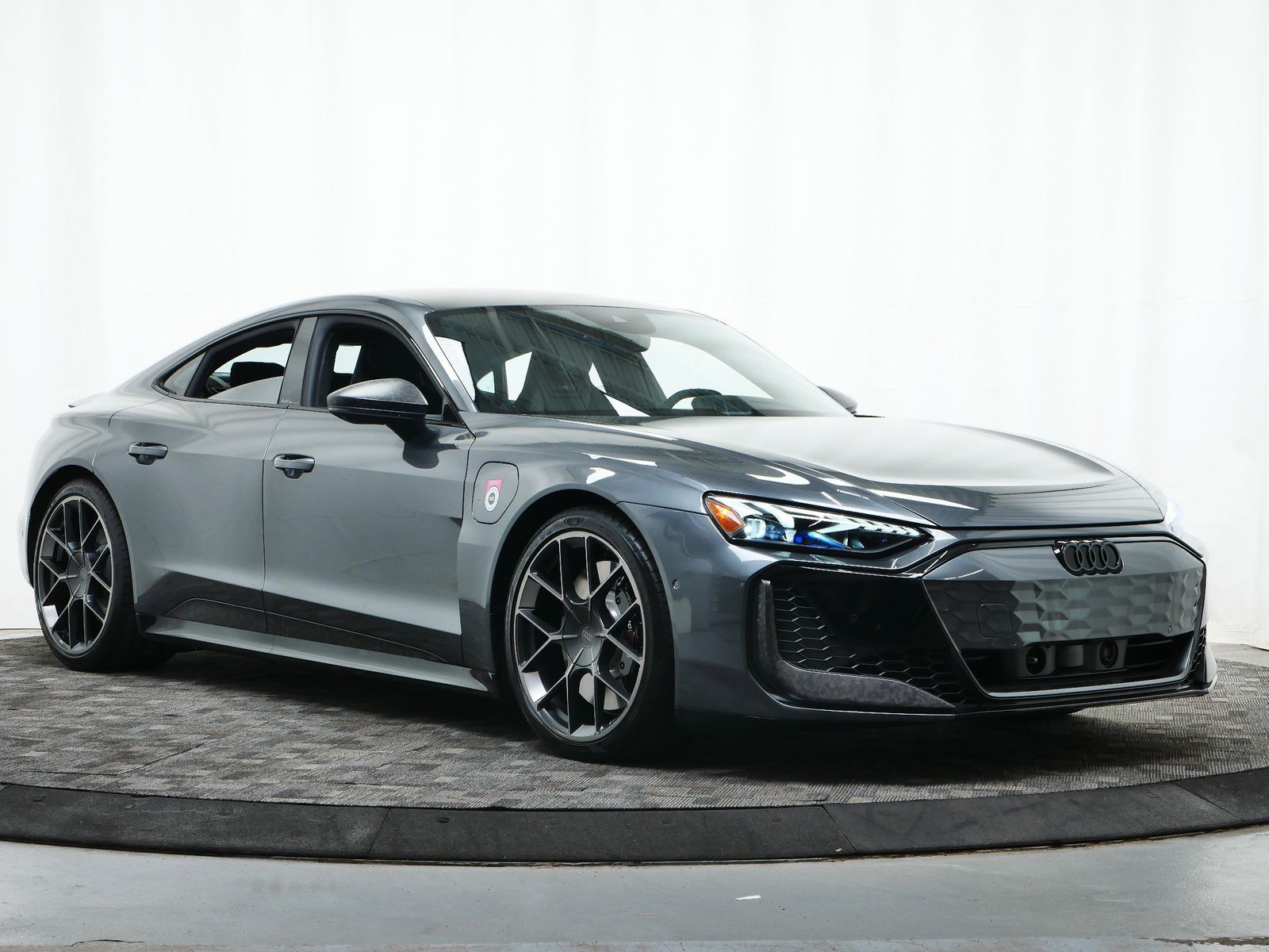 Thumbnail: 2025 Audi RS e-tron GT - 8