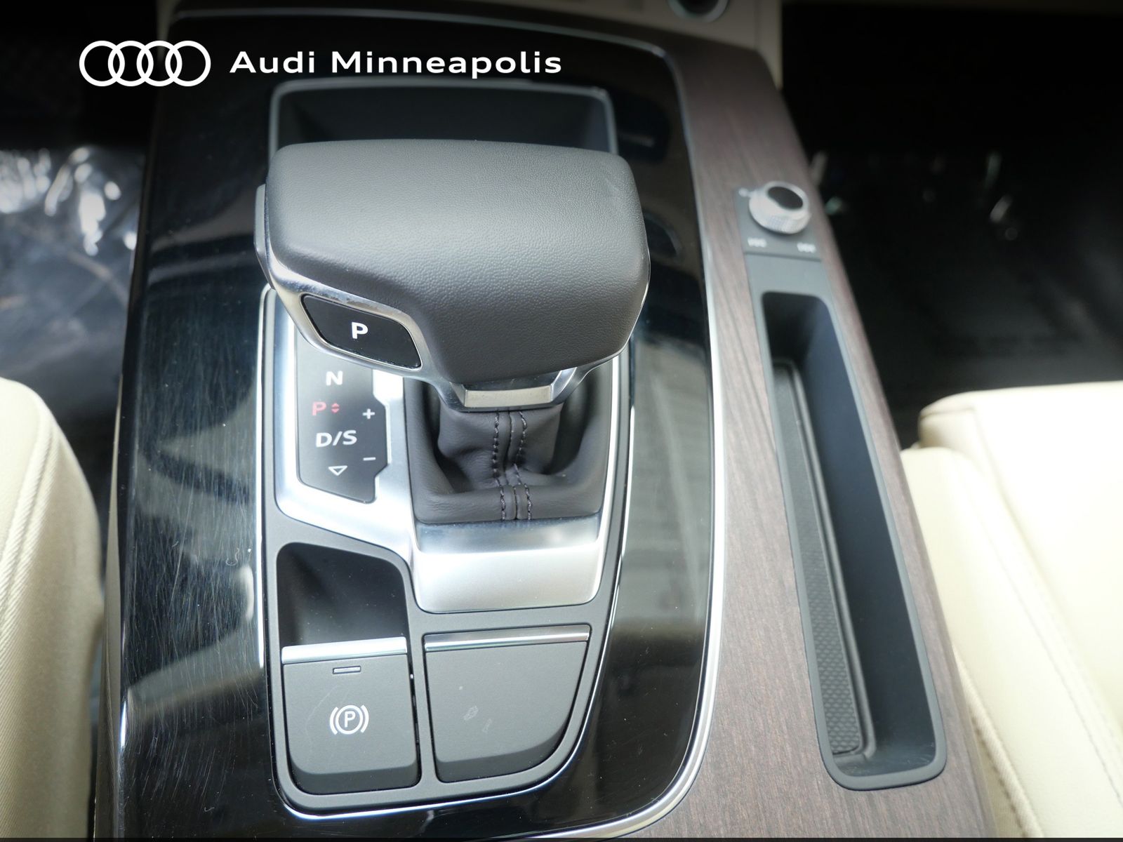 Thumbnail: 2023 Audi Q5 - 21